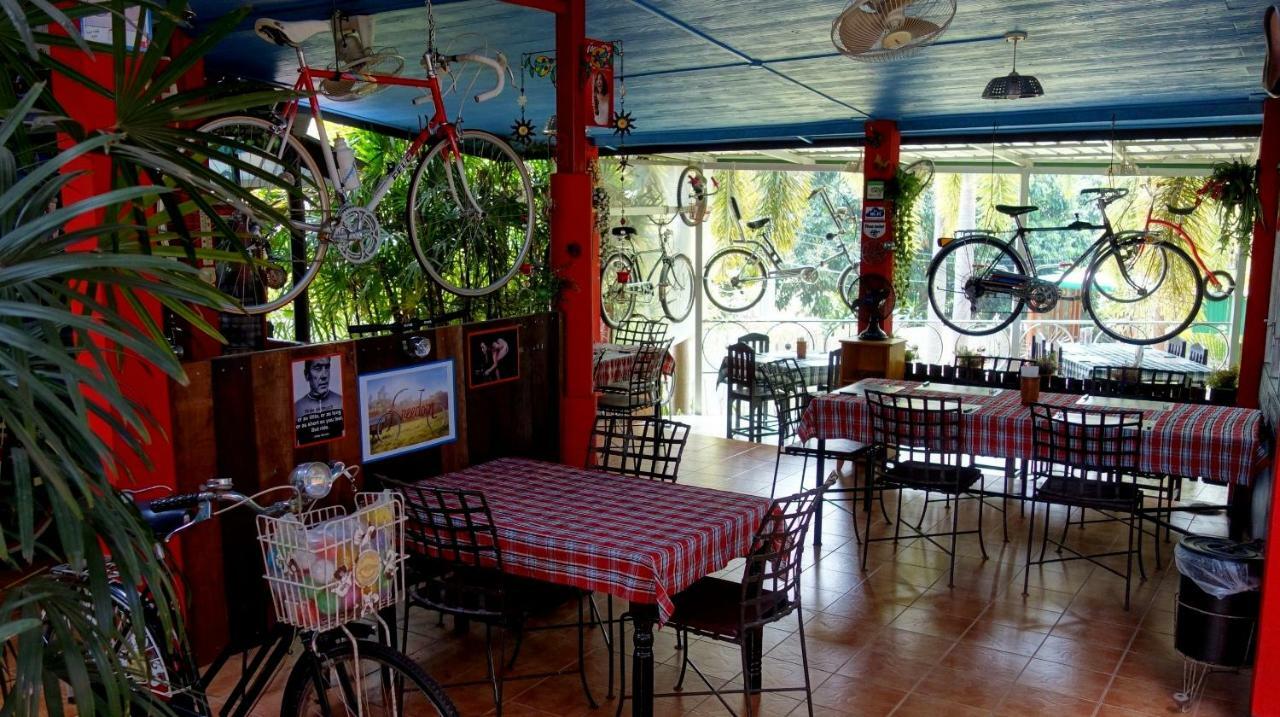 Swiss Ticino Guesthouse & Restaurant Mae Wang Dış mekan fotoğraf